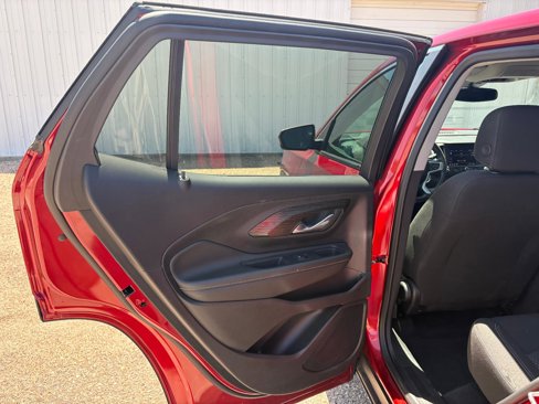 Used 2024 GMC Terrain SLE image 21