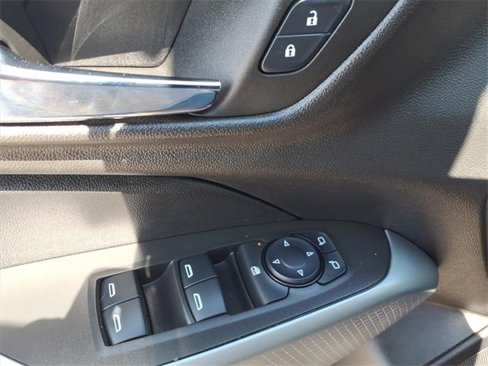 Used 2025 Chevrolet Trax LS w/ LS Convenience Package image 21