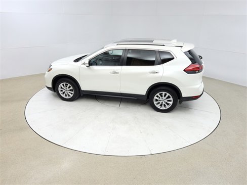 Used 2017 Nissan Rogue SV image 16