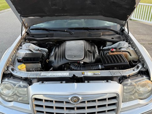 Used 2007 Chrysler 300 C w/ Luxury Group II image 7