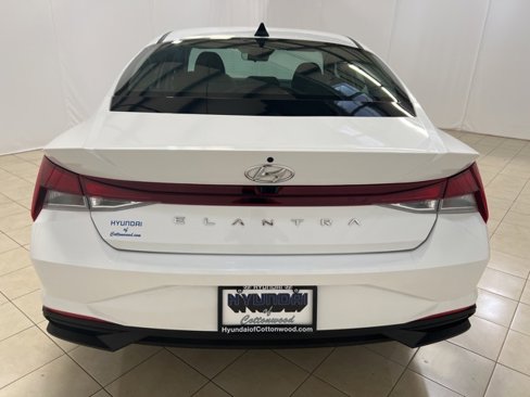 Used 2023 Hyundai Elantra SEL image 4