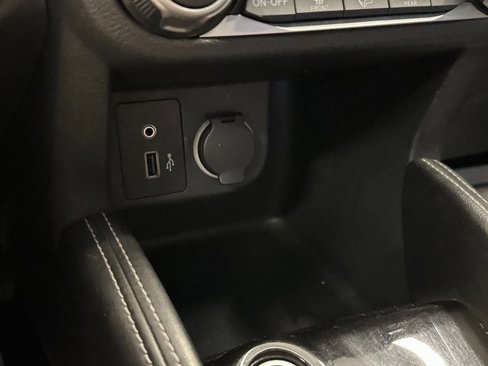 Used 2018 Nissan Kicks SR w/ Premium Package image 15