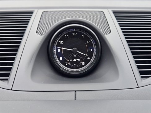 Certified 2024 Porsche Macan Turbo image 24