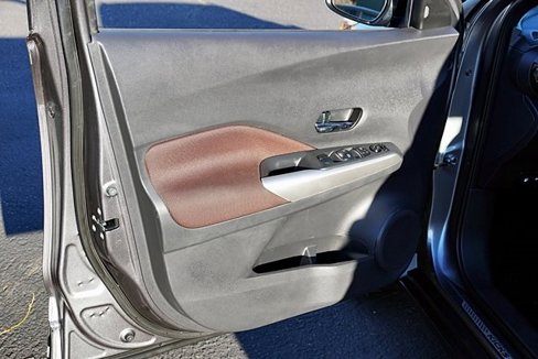 Used 2019 Nissan Kicks SR image 22