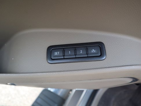 Used 2018 Chevrolet Tahoe LT w/ LT Signature Package image 20