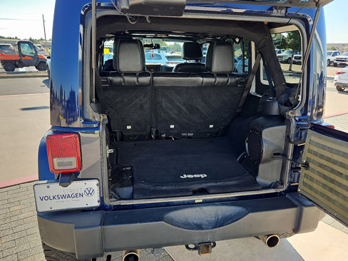 Used 2013 Jeep Wrangler Unlimited Rubicon w/ Connectivity Group image 7