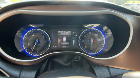 Used 2017 Chrysler Pacifica Touring-L image 29