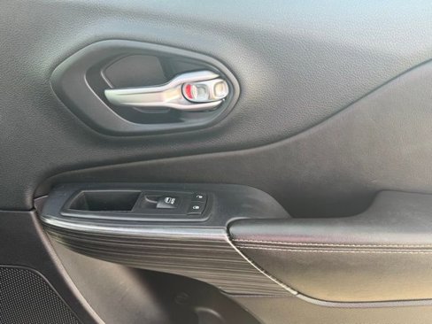 Certified 2016 Jeep Cherokee Limited image 61