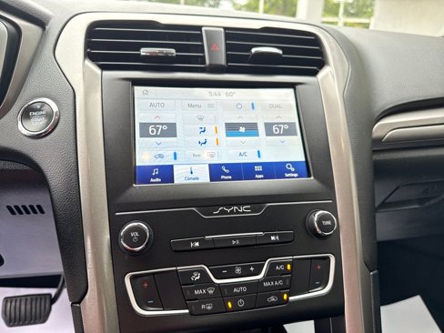 Used 2019 Ford Fusion SE image 20
