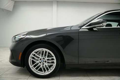 Used 2024 BMW 530i xDrive w/ Premium Package image 18