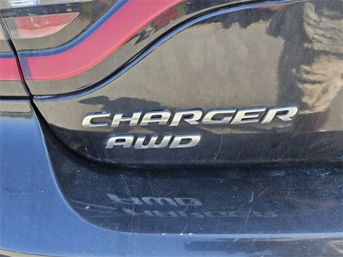 Used 2016 Dodge Charger SXT image 18