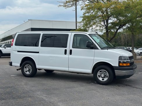 Used 2018 Chevrolet Express 3500 LT w/ LT Preferred Equipment Group image 2