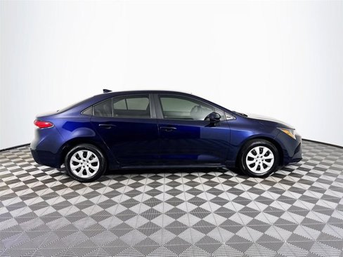 Used 2022 Toyota Corolla LE image 9
