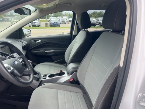 Used 2016 Ford Escape SE w/ Equipment Group 201A image 14
