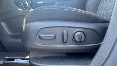 Used 2022 Chevrolet Equinox LT image 11