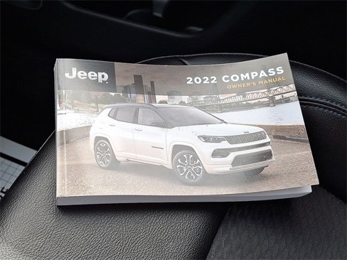 Used 2022 Jeep Compass Latitude image 25
