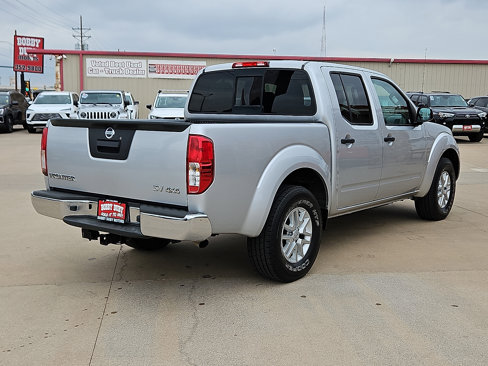 Used 2016 Nissan Frontier SV image 3