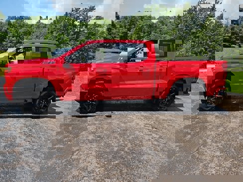 Used 2022 Chevrolet Silverado 1500 RST image 2