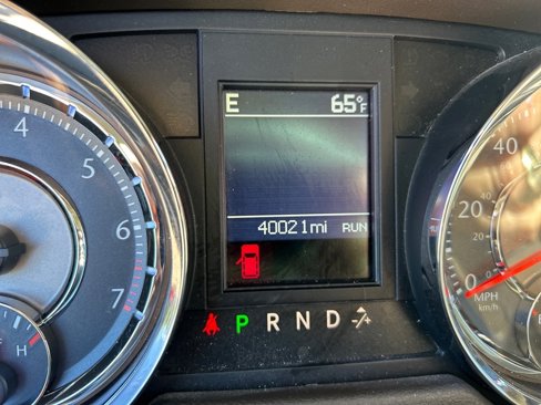 Used 2013 Chrysler Town & Country Touring image 31