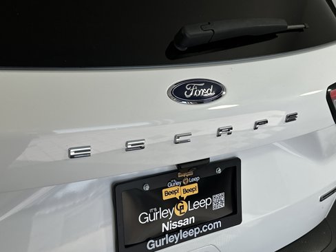 Used 2021 Ford Escape Titanium image 17