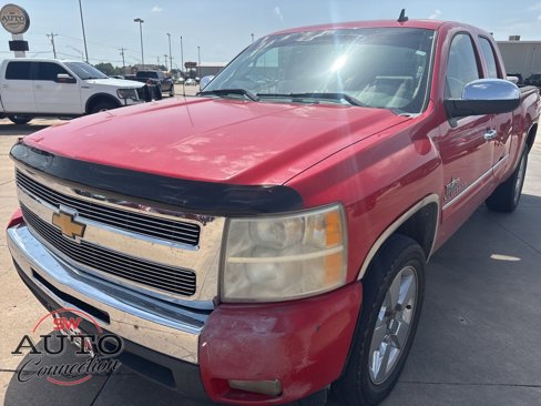 Used 2011 Chevrolet Silverado 1500 LT w/ Texas Edition image 2