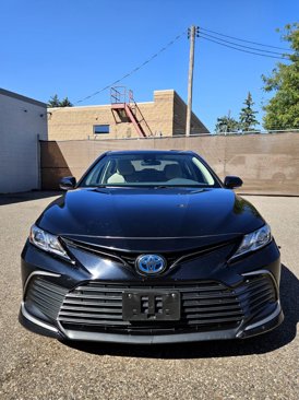 Used 2021 Toyota Camry LE image 5