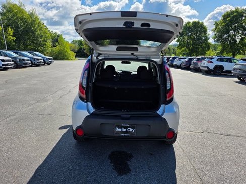Used 2015 Kia Soul + image 10