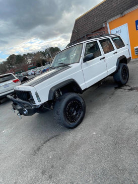 Used 2000 Jeep Cherokee Sport image 3