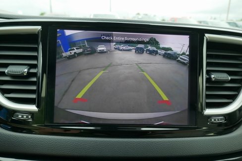 Used 2021 Chrysler Pacifica Touring-L image 34