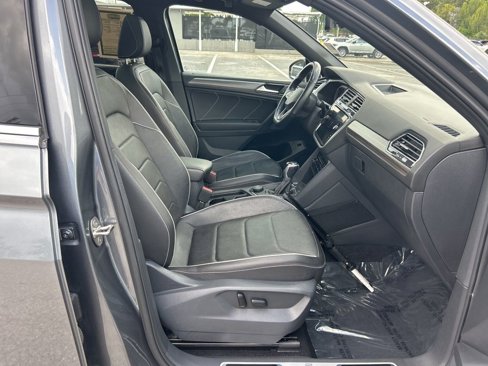 Used 2022 Volkswagen Tiguan SEL R-Line image 23