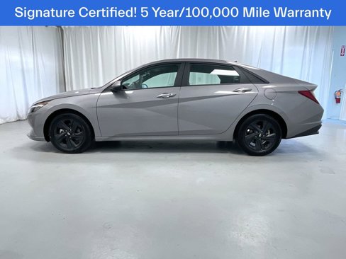 Used 2022 Hyundai Elantra SEL w/ Cargo Package image 2