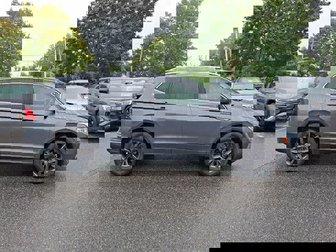 Used 2022 Volkswagen Tiguan SE image 7