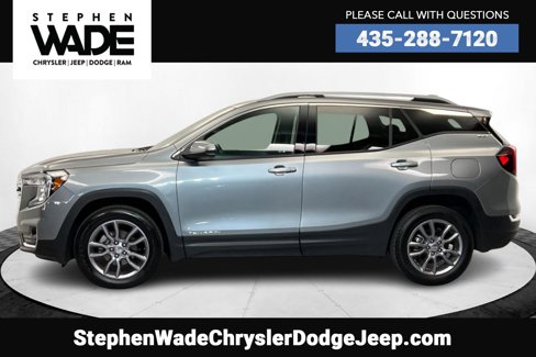 Used 2023 GMC Terrain SLT image 2