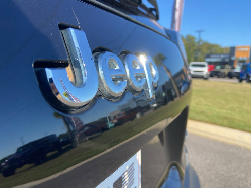 Used 2020 Jeep Cherokee Latitude Plus image 8