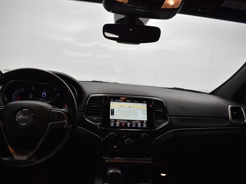 Used 2021 Jeep Grand Cherokee Limited w/ Luxury Group II image 19