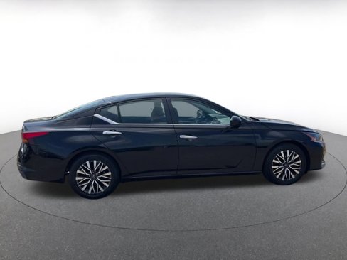 Used 2023 Nissan Altima 2.5 SV image 15