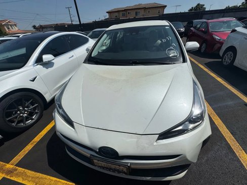 Used 2019 Toyota Prius LE image 2