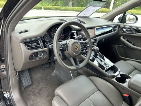 New 2025 Porsche Macan image 12