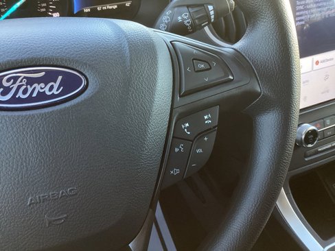 Used 2024 Ford Edge SE image 32