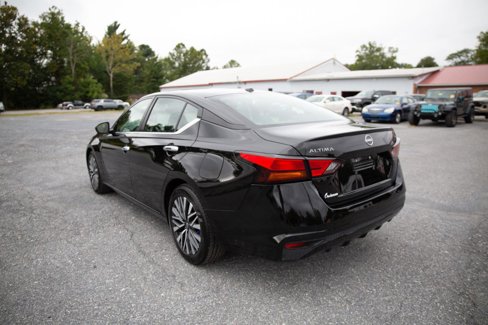 Used 2024 Nissan Altima 2.5 SV image 5