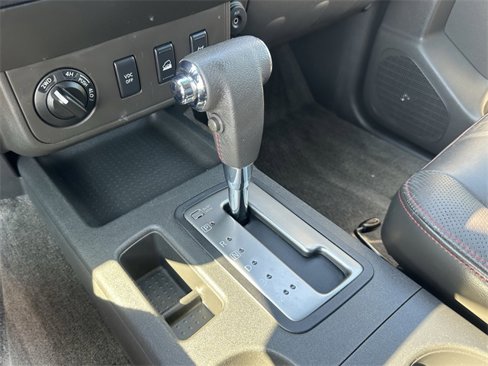 Used 2011 Nissan Xterra PRO-4X w/ Pro-4x Leather Pkg image 16