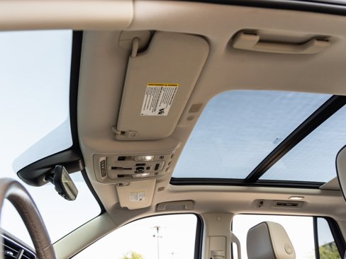 Used 2022 GMC Yukon Denali w/ Denali Premium Package image 19
