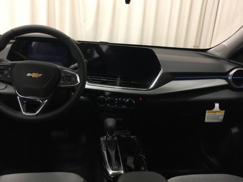 New 2025 Chevrolet Trax LT w/ Driver Confidence Package image 19