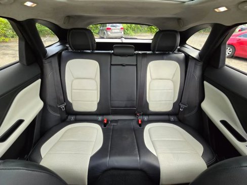 Used 2018 Jaguar F-PACE R-Sport image 13