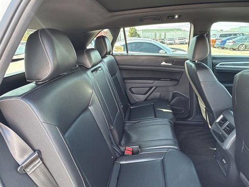 Used 2020 Volkswagen Atlas Cross Sport SE image 9