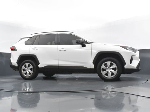 Used 2019 Toyota RAV4 LE image 21
