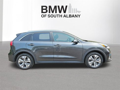 Used 2022 Kia Niro EX Premium w/ Cold Weather Package image 3