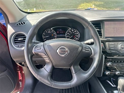 Used 2017 Nissan Pathfinder SV image 14