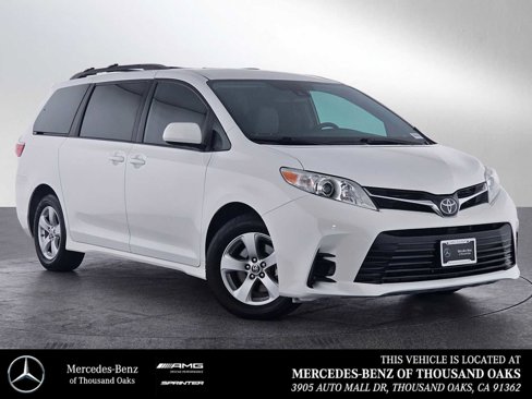 Used 2020 Toyota Sienna LE image 1