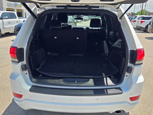 Used 2021 Jeep Grand Cherokee Laredo X image 12